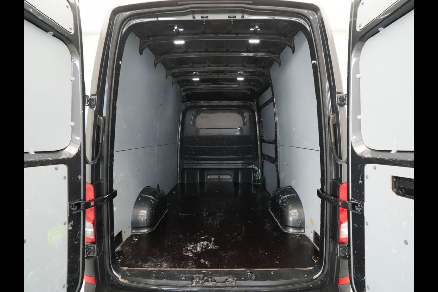 Volkswagen Crafter 35 2.0 TDI 177pk DSG L3H2 Highline Navigatie Camera Stuur- en Stoelverwarming