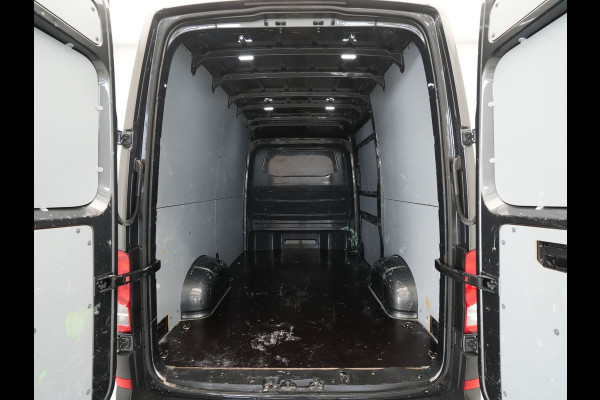 Volkswagen Crafter 35 2.0 TDI 177pk DSG L3H2 Highline Navigatie Camera Stuur- en Stoelverwarming