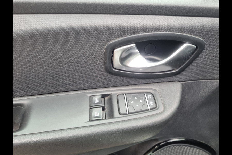 Renault Clio Estate 0.9 TCe Limited AIRCO / NAVI / CRUISE