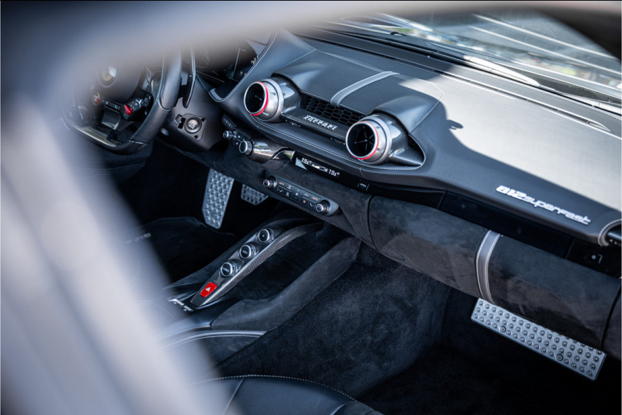 Ferrari 812 6.5 V12 Superfast HELE - Daytona Seats - Carbon - Lift - Pass. Display