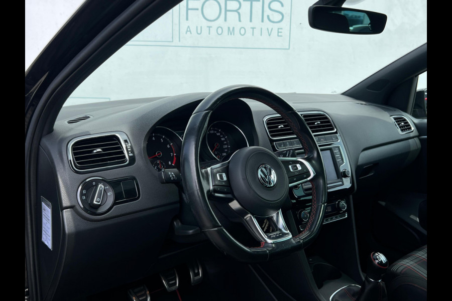 Volkswagen Polo 1.8 TSI GTI PANO | ZEER NETTE AUTO | STOELVERW | PDC VOOR & ACHTER | CARPLAY |