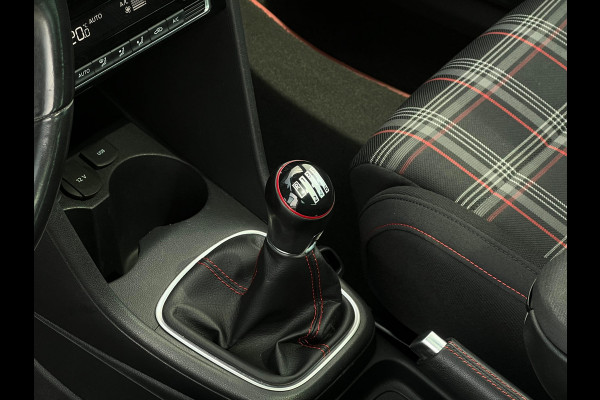 Volkswagen Polo 1.8 TSI GTI PANO | ZEER NETTE AUTO | STOELVERW | PDC VOOR & ACHTER | CARPLAY |