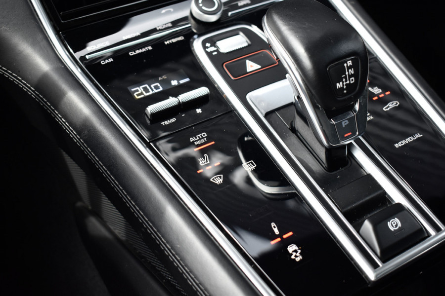 Porsche Panamera Sport Turismo 2.9 4 E-Hybrid Sport Design | Panoramadak | ACC | Bose | Sportuitlaat | 21'' Velgen | Head-Up | CarPlay |