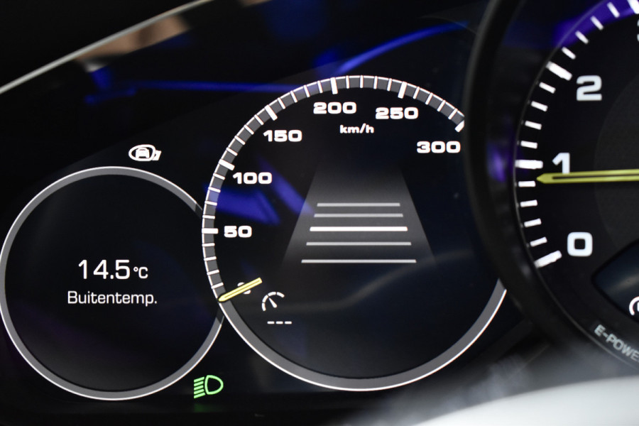 Porsche Panamera Sport Turismo 2.9 4 E-Hybrid Sport Design | Panoramadak | ACC | Bose | Sportuitlaat | 21'' Velgen | Head-Up | CarPlay |