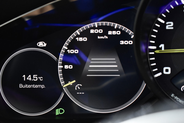 Porsche Panamera Sport Turismo 2.9 4 E-Hybrid Sport Design | Panoramadak | ACC | Bose | Sportuitlaat | 21'' Velgen | Head-Up | CarPlay |