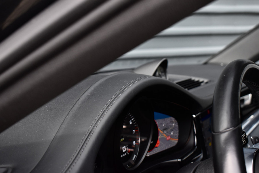 Porsche Panamera Sport Turismo 2.9 4 E-Hybrid Sport Design | Panoramadak | ACC | Bose | Sportuitlaat | 21'' Velgen | Head-Up | CarPlay |