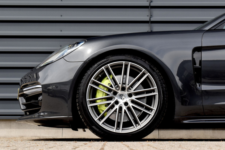 Porsche Panamera Sport Turismo 2.9 4 E-Hybrid Sport Design | Panoramadak | ACC | Bose | Sportuitlaat | 21'' Velgen | Head-Up | CarPlay |