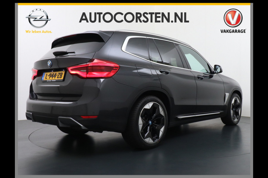 BMW iX3 AUT. 286pk 80kWh Pano/Schuif-Kant-Dak Leder+elektr.SportStoel+Verwarmd M-Sport-St+ M-Aeropack 20"Lmv Apple Android Carplay WiFi  Driving-Assist-Pro Connected-Pack-Pro Digital-Key Elektr.-A-Klep Cockpit-Live-Pro 3-zone Ecc Hemel-Zwart Head-up display Live-Cockpit-Pro Akoustiekglas DAB Driving assistant Uitwijk-Aassistent Verkeersbord detectie Exterior-Line Snelladen tot 150kWh/11kwh 3-fase (thuis)  €72500 nieuwprijs Orig.NLse auto