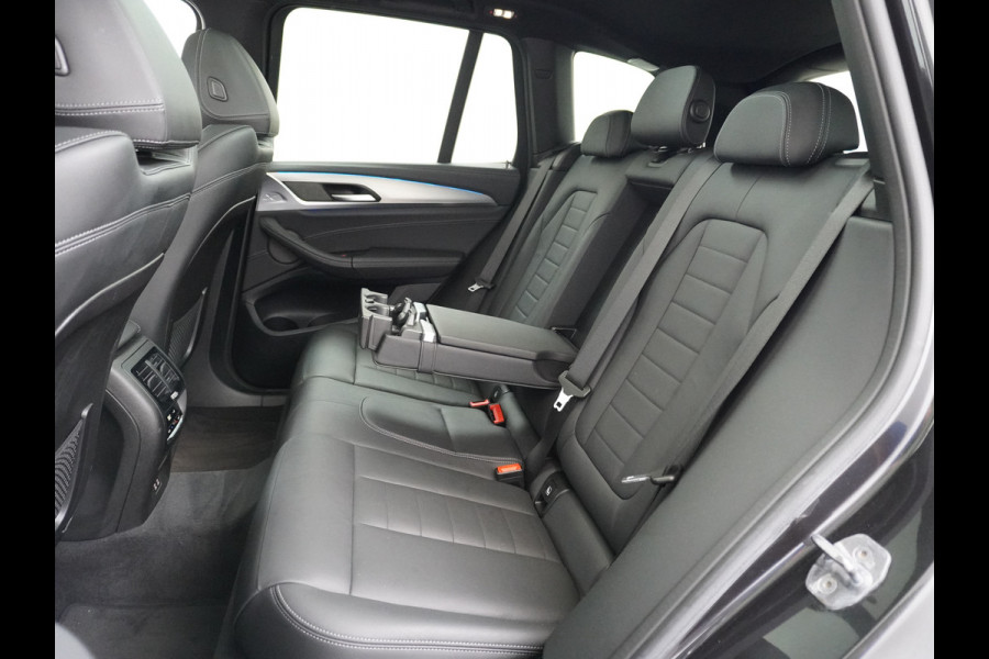 BMW iX3 AUT. 286pk 80kWh Pano/Schuif-Kant-Dak Leder+elektr.SportStoel+Verwarmd M-Sport-St+ M-Aeropack 20"Lmv Apple Android Carplay WiFi  Driving-Assist-Pro Connected-Pack-Pro Digital-Key Elektr.-A-Klep Cockpit-Live-Pro 3-zone Ecc Hemel-Zwart Head-up display Live-Cockpit-Pro Akoustiekglas DAB Driving assistant Uitwijk-Aassistent Verkeersbord detectie Exterior-Line Snelladen tot 150kWh/11kwh 3-fase (thuis)  €72500 nieuwprijs Orig.NLse auto