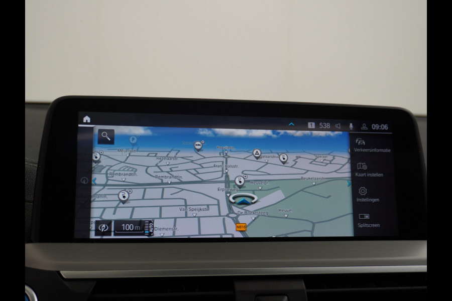 BMW iX3 AUT. 286pk 80kWh Pano/Schuif-Kant-Dak Leder+elektr.SportStoel+Verwarmd M-Sport-St+ M-Aeropack 20"Lmv Apple Android Carplay WiFi  Driving-Assist-Pro Connected-Pack-Pro Digital-Key Elektr.-A-Klep Cockpit-Live-Pro 3-zone Ecc Hemel-Zwart Head-up display Live-Cockpit-Pro Akoustiekglas DAB Driving assistant Uitwijk-Aassistent Verkeersbord detectie Exterior-Line Snelladen tot 150kWh/11kwh 3-fase (thuis)  €72500 nieuwprijs Orig.NLse auto