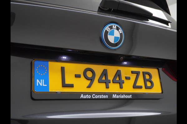 BMW iX3 AUT. 286pk 80kWh Pano/Schuif-Kant-Dak Leder+elektr.SportStoel+Verwarmd M-Sport-St+ M-Aeropack 20"Lmv Apple Android Carplay WiFi  Driving-Assist-Pro Connected-Pack-Pro Digital-Key Elektr.-A-Klep Cockpit-Live-Pro 3-zone Ecc Hemel-Zwart Head-up display Live-Cockpit-Pro Akoustiekglas DAB Driving assistant Uitwijk-Aassistent Verkeersbord detectie Exterior-Line Snelladen tot 150kWh/11kwh 3-fase (thuis)  €72500 nieuwprijs Orig.NLse auto