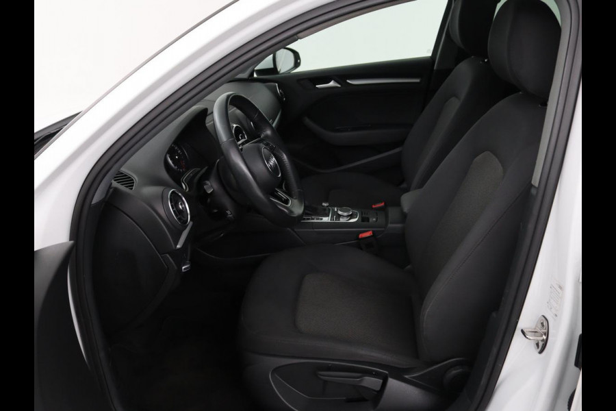 Audi A3 1.0 TFSI | Automaat | Panoramadak | Adaptive cruise | Climate control | Navigatie | Xenon | Parkeerhulp | Bluetooth