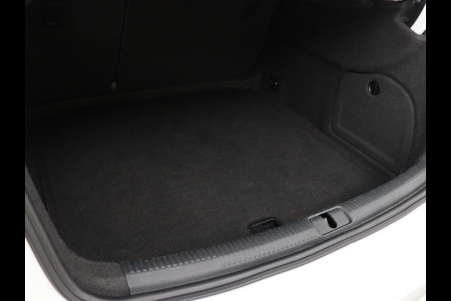 Audi A3 1.0 TFSI | Automaat | Panoramadak | Adaptive cruise | Climate control | Navigatie | Xenon | Parkeerhulp | Bluetooth