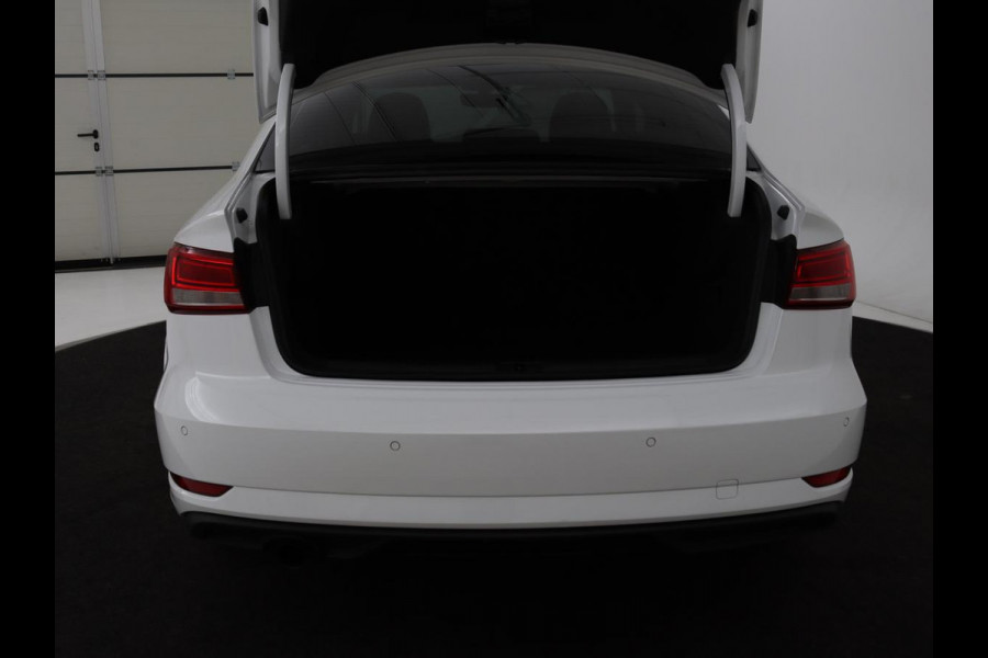 Audi A3 1.0 TFSI | Automaat | Panoramadak | Adaptive cruise | Climate control | Navigatie | Xenon | Parkeerhulp | Bluetooth