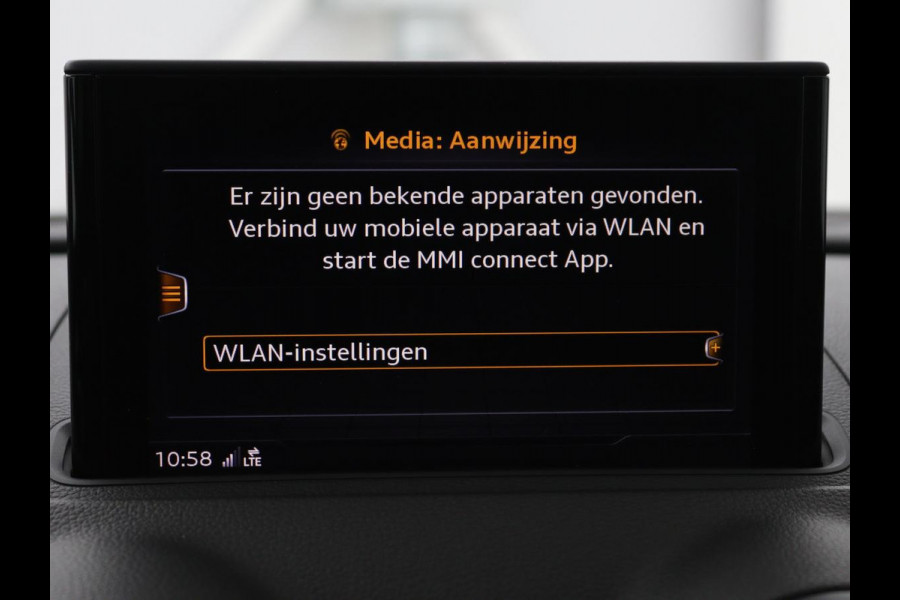 Audi A3 1.0 TFSI | Automaat | Panoramadak | Adaptive cruise | Climate control | Navigatie | Xenon | Parkeerhulp | Bluetooth
