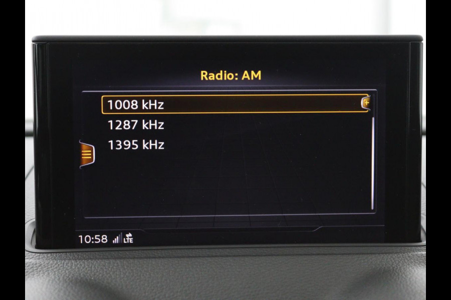 Audi A3 1.0 TFSI | Automaat | Panoramadak | Adaptive cruise | Climate control | Navigatie | Xenon | Parkeerhulp | Bluetooth