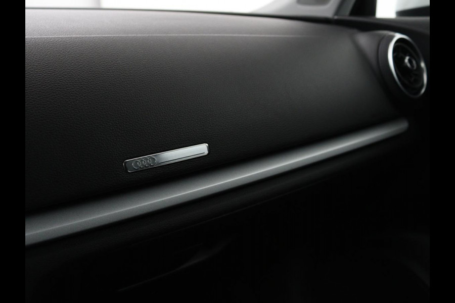 Audi A3 1.0 TFSI | Automaat | Panoramadak | Adaptive cruise | Climate control | Navigatie | Xenon | Parkeerhulp | Bluetooth