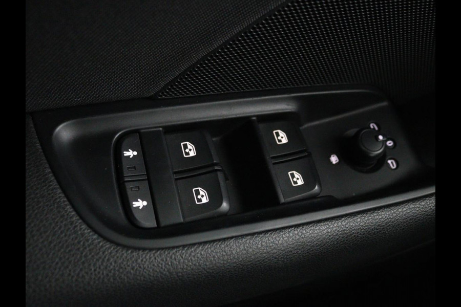 Audi A3 1.0 TFSI | Automaat | Panoramadak | Adaptive cruise | Climate control | Navigatie | Xenon | Parkeerhulp | Bluetooth