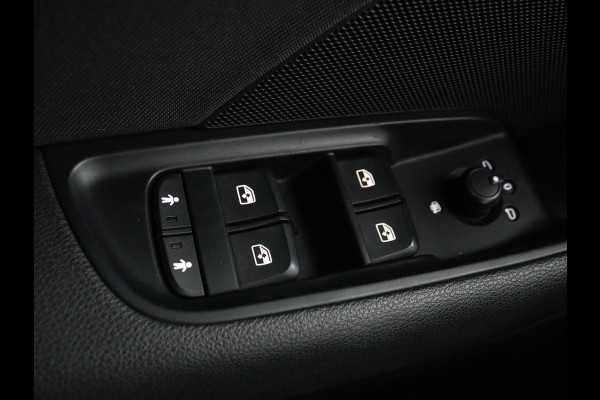 Audi A3 1.0 TFSI | Automaat | Panoramadak | Adaptive cruise | Climate control | Navigatie | Xenon | Parkeerhulp | Bluetooth