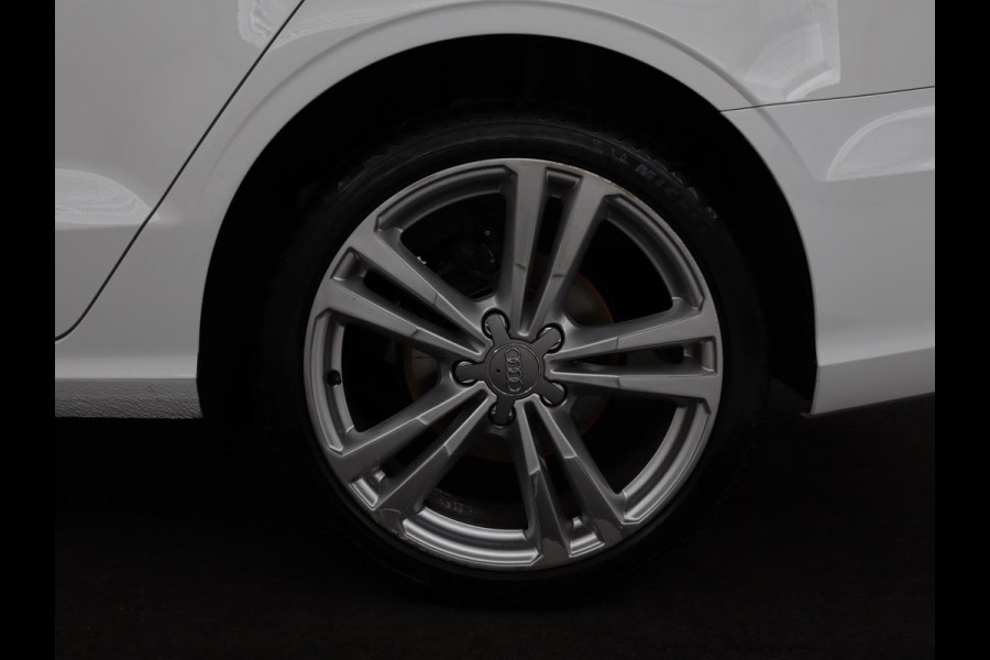 Audi A3 1.0 TFSI | Automaat | Panoramadak | Adaptive cruise | Climate control | Navigatie | Xenon | Parkeerhulp | Bluetooth