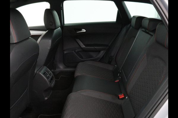 Seat Leon 1.4 TSI eHybrid PHEV FR | Carplay | Sfeerverlichting | Navigatie | Full LED | Sportstoelen | Parkeerhulp | Climate control | Cruise control
