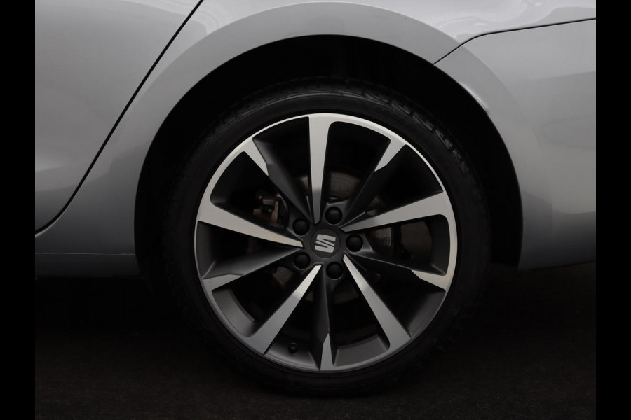 Seat Leon 1.4 TSI eHybrid PHEV FR | Carplay | Sfeerverlichting | Navigatie | Full LED | Sportstoelen | Parkeerhulp | Climate control | Cruise control