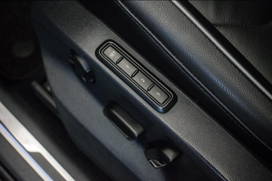 Volkswagen Tiguan 1.4 TSI ACT Highline Automaat ORG NL [ Pano Virtual Memory Leder EL-Trekhaak Carplay LED Adaptive Cruise ]