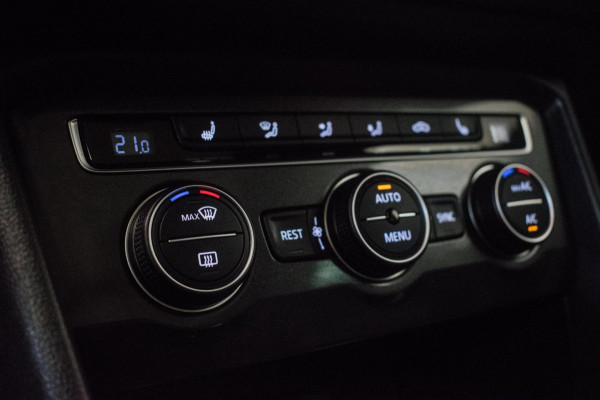 Volkswagen Tiguan 1.4 TSI ACT Highline Automaat ORG NL [ Pano Virtual Memory Leder EL-Trekhaak Carplay LED Adaptive Cruise ]