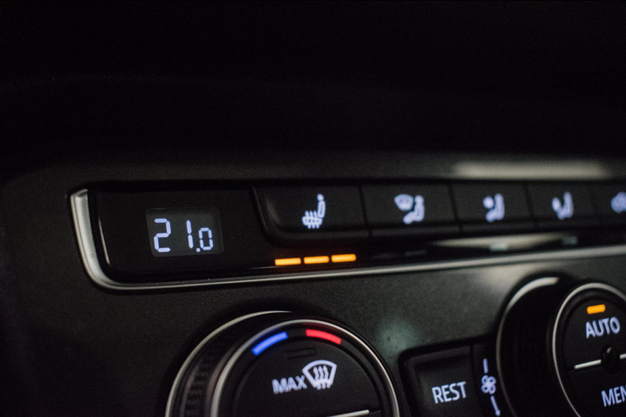 Volkswagen Tiguan 1.4 TSI ACT Highline Automaat ORG NL [ Pano Virtual Memory Leder EL-Trekhaak Carplay LED Adaptive Cruise ]