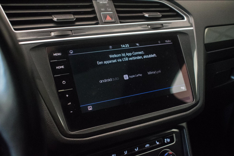 Volkswagen Tiguan 1.4 TSI ACT Highline Automaat ORG NL [ Pano Virtual Memory Leder EL-Trekhaak Carplay LED Adaptive Cruise ]