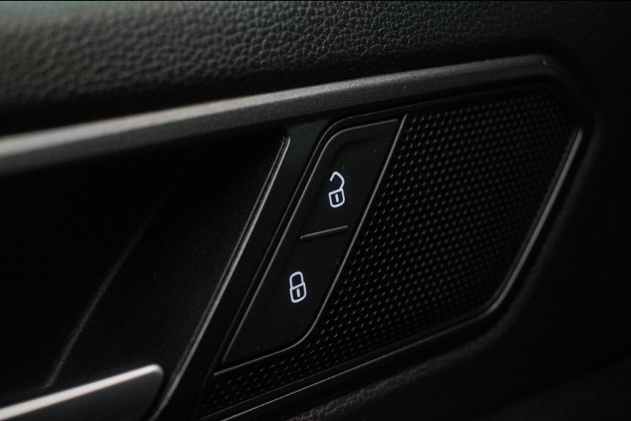 Volkswagen Tiguan 1.4 TSI ACT Highline Automaat ORG NL [ Pano Virtual Memory Leder EL-Trekhaak Carplay LED Adaptive Cruise ]