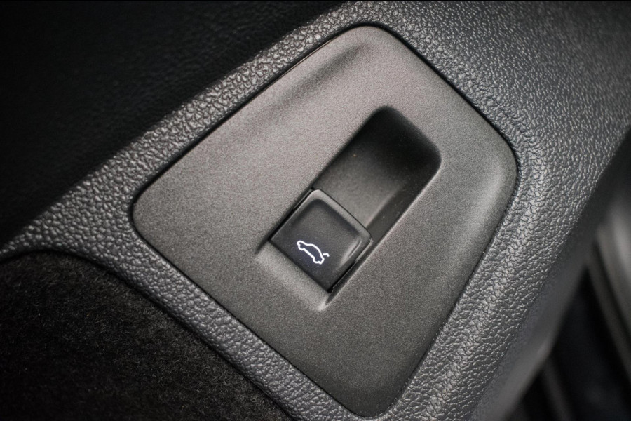 Volkswagen Tiguan 1.4 TSI ACT Highline Automaat ORG NL [ Pano Virtual Memory Leder EL-Trekhaak Carplay LED Adaptive Cruise ]