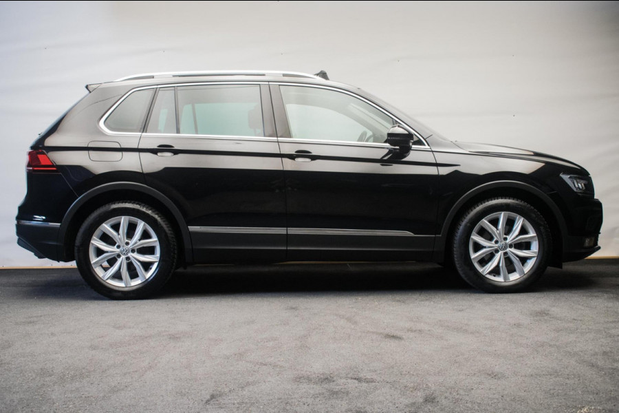 Volkswagen Tiguan 1.4 TSI ACT Highline Automaat ORG NL [ Pano Virtual Memory Leder EL-Trekhaak Carplay LED Adaptive Cruise ]