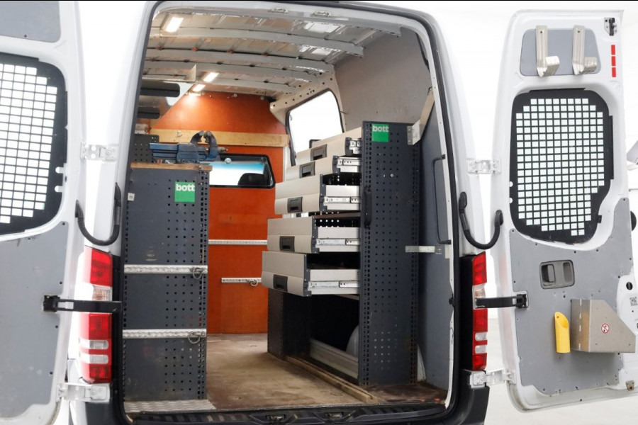 Mercedes-Benz Sprinter 314 CDI 143pk L2H2 7G Automaat Inrichting/230V Trekhaak 2800kg 04-2018