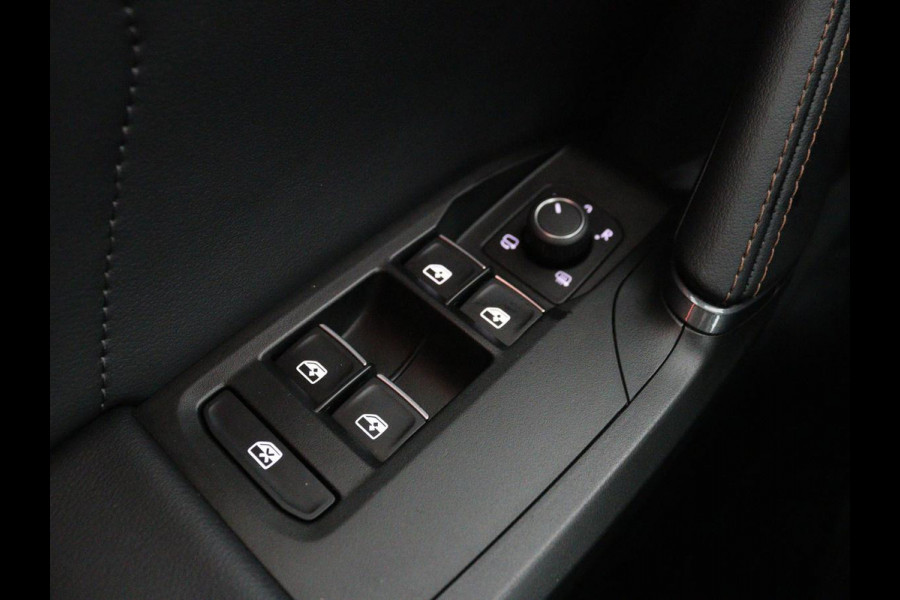 CUPRA Formentor 1.4 e-Hybrid VZ | 245pk | Stuurverwarming | Adaptive cruise | Camera | Navigatie | Keyless | Full LED | Sportstoelen | PHEV