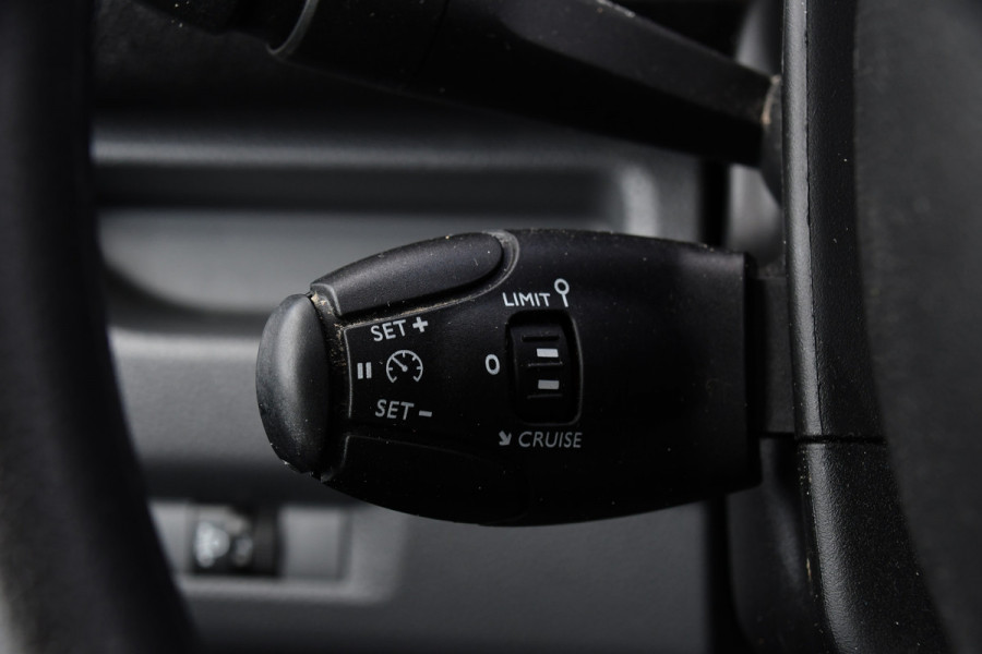 Citroën ë-Jumpy L2 50 kWh Black & White Edition Cruise, Sensoren, 136pk, Radio, Uniek!