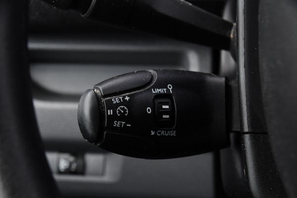 Citroën ë-Jumpy L2 50 kWh Black & White Edition Cruise, Sensoren, 136pk, Radio, Uniek!