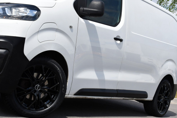 Citroën ë-Jumpy L2 50 kWh Black & White Edition Cruise, Sensoren, 136pk, Radio, Uniek!