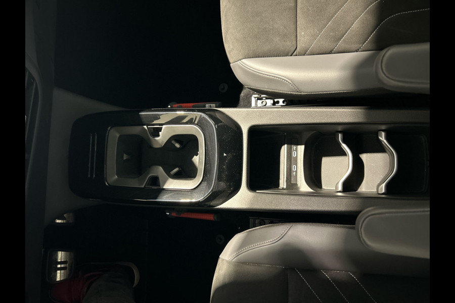 Volkswagen ID.5 Pro Advantage 77 kWh | Zwart dak | Camera | 19 inch "Hamar" | LED | SoH (batterijcheck) 99.22 % score!