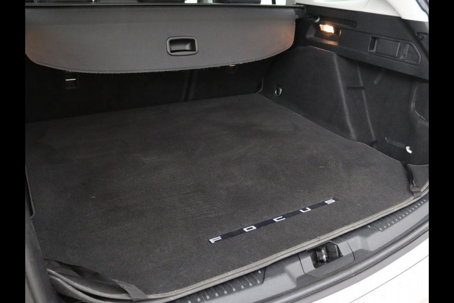 Ford Focus 1.0 EcoBoost Hybrid Active | Leder | Trekhaak | Camera | Carplay | Full LED | Keyless | Navigatie | Climate control