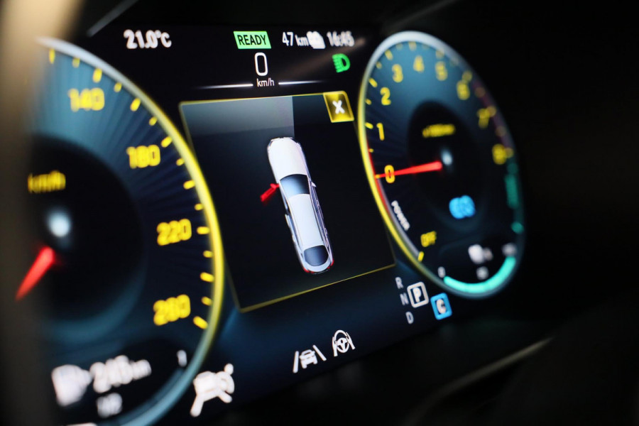 Mercedes-Benz GLC Coupé 300e 4MATIC AMG 63 Look / Memory / Digital Cockpit / Open Dak / Camera / Acc / Trekhaak / Led