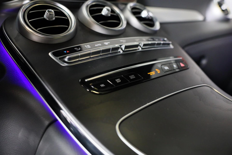 Mercedes-Benz GLC Coupé 300e 4MATIC AMG 63 Look / Memory / Digital Cockpit / Open Dak / Camera / Acc / Trekhaak / Led
