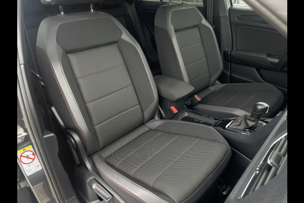Volkswagen T-Roc 1.5 TSI Sport LED | Trekhaak | Carplay | Camera | PDC