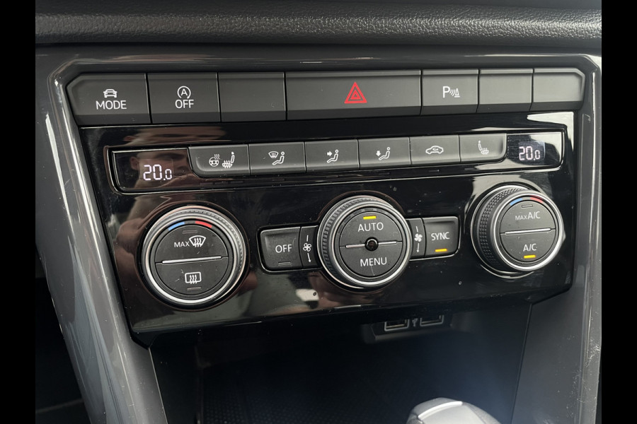 Volkswagen T-Roc 1.5 TSI Sport LED | Trekhaak | Carplay | Camera | PDC