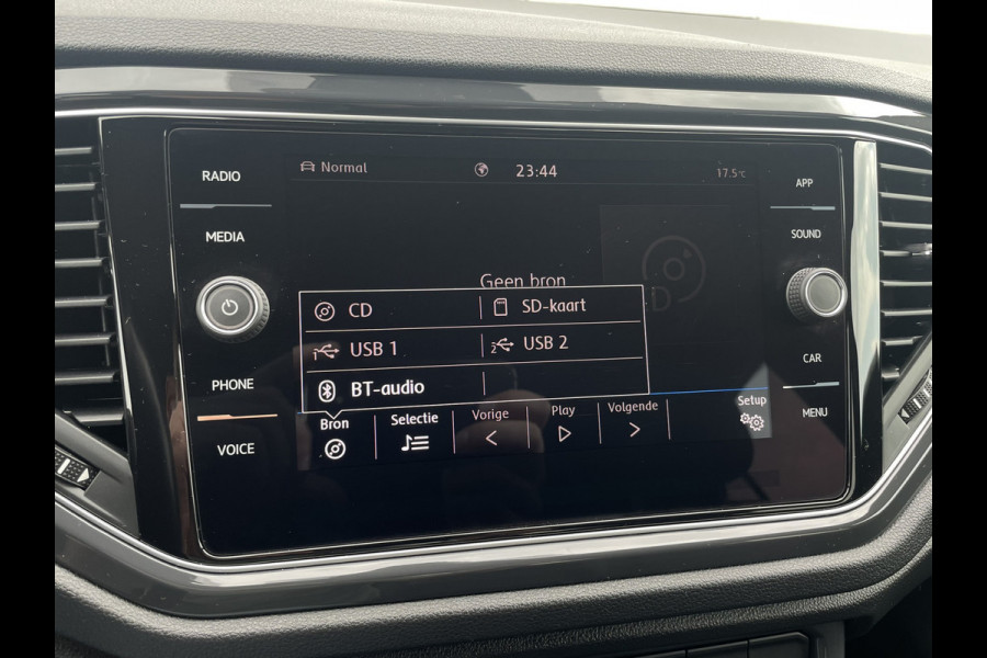 Volkswagen T-Roc 1.5 TSI Sport LED | Trekhaak | Carplay | Camera | PDC