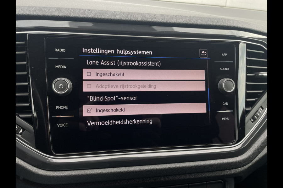 Volkswagen T-Roc 1.5 TSI Sport LED | Trekhaak | Carplay | Camera | PDC