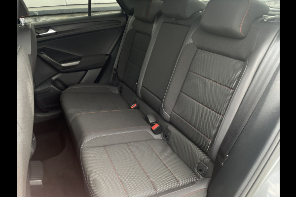 Volkswagen T-Roc 1.5 TSI Sport LED | Trekhaak | Carplay | Camera | PDC