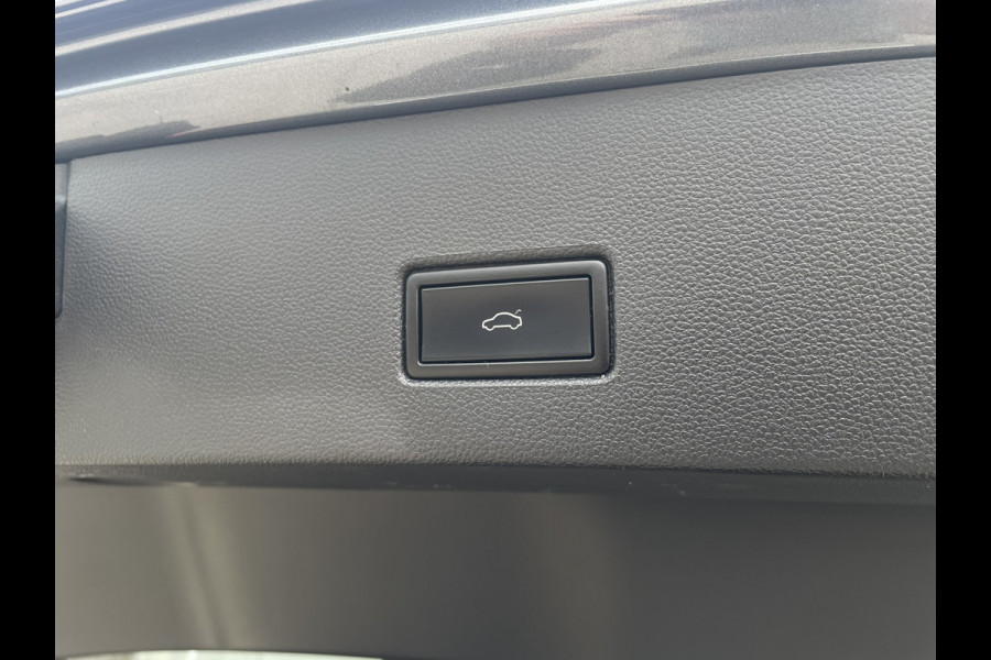 Volkswagen T-Roc 1.5 TSI Sport LED | Trekhaak | Carplay | Camera | PDC