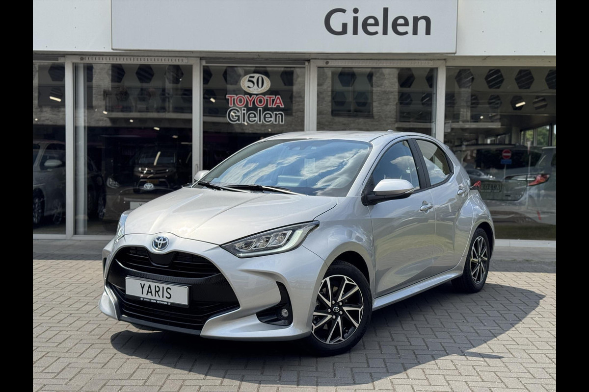 Toyota Yaris 1.5 Hybrid Dynamic Plus | Stoelverwarming, Keyless, LED, Lichtmetalen velgen, Parkeercamera, Adaptive cruise control Toyota Yaris 1.5 Hybrid Dynamic Plus | Stoelverwarming, Keyless, LED, Lichtmetalen velgen, Parkeercamera, Adaptive cruise control