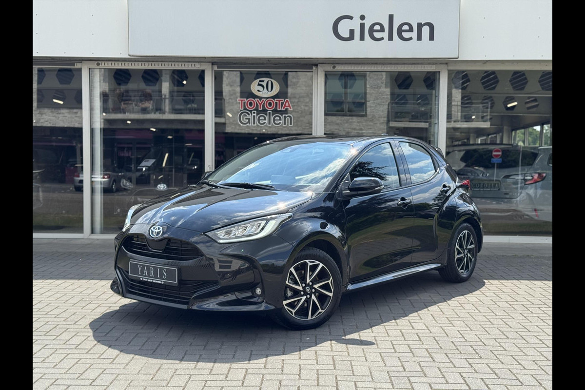 Toyota Yaris 1.5 Hybrid Dynamic Plus | Stoelverwarming, Keyless, LED, Lichtmetalen velgen, Parkeercamera, Adaptive cruise control Toyota Yaris 1.5 Hybrid Dynamic Plus | Stoelverwarming, Keyless, LED, Lichtmetalen velgen, Parkeercamera, Adaptive cruise control